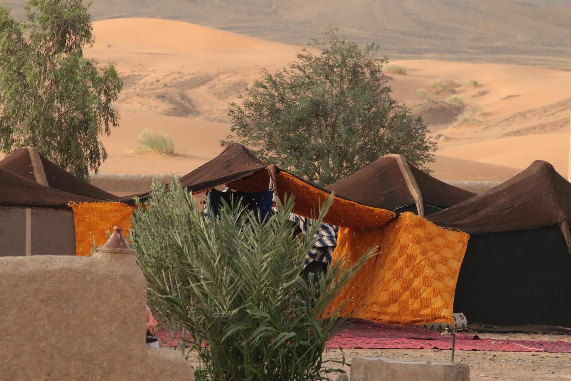 Bivouac Erg Znaigui Hotel เมอร์ซูกา ภายนอก รูปภาพ