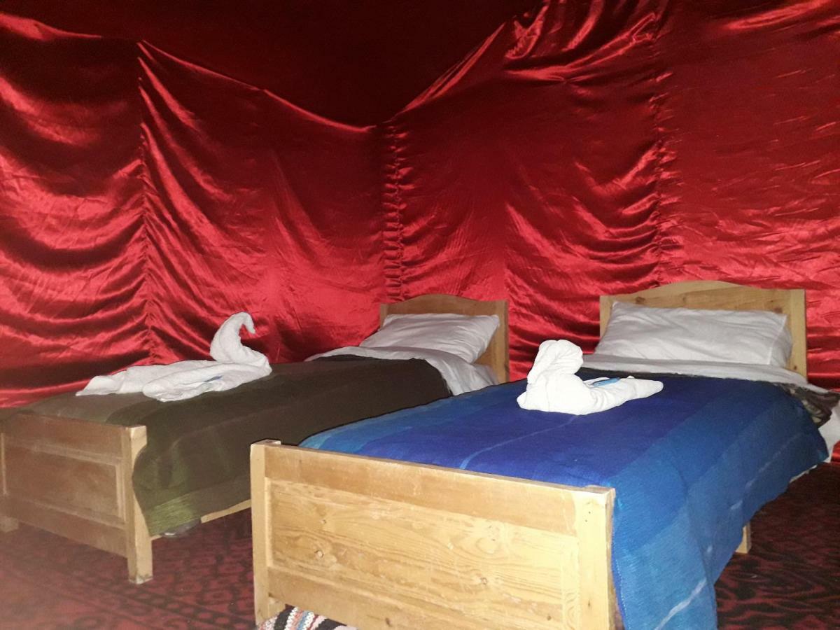 Bivouac Erg Znaigui Hotel เมอร์ซูกา ภายนอก รูปภาพ