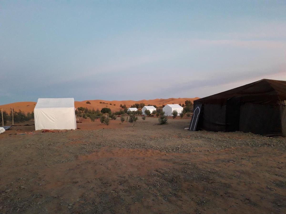 Bivouac Erg Znaigui Hotel เมอร์ซูกา ภายนอก รูปภาพ
